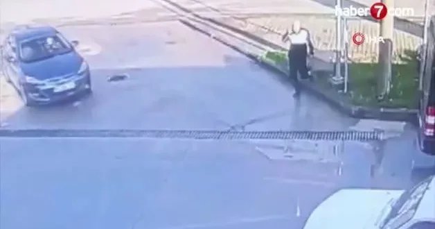 Dikkatsiz sürücü polise çarptı!