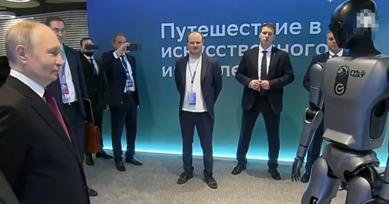 Putin, Rus robot ile tanıştı Teknoloji Haberleri