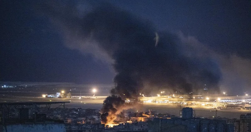 Katil İsrail Lübnan da mülteci kampına saldırdı: 11 ölü