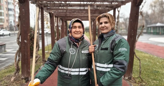 Kadınlar temizlik aşklarını parklara da yansıtıyor Kocasinan Belediyesi nin kadınları parkları güzelleştiriyor Kayseri Haberleri
