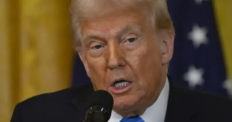 Trump Suriye yaptırımlarını da kaldıran 901 milyar dolarlık 2026 savunma bütçesini imzaladı Amerika Haberleri