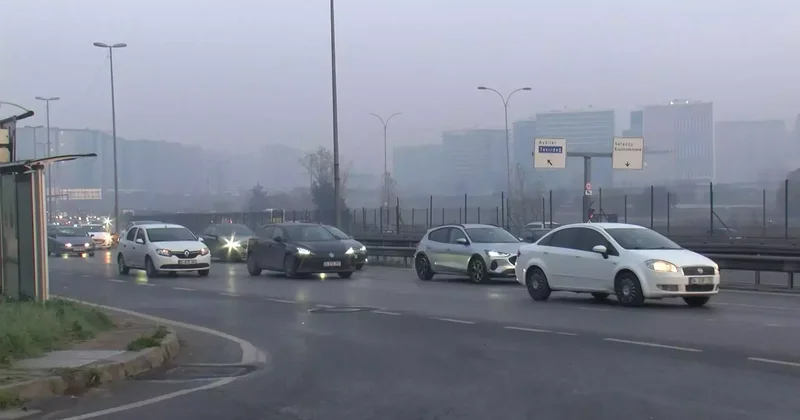 İstanbul un bazı bölgelerinde sis etkili oldu