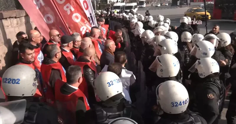 Polis ekipleri, TBMM önünde eylem yapmak isteyen grubu ablukaya aldı