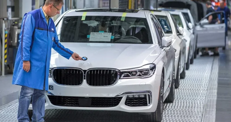 Direksiyonda ciddi arıza tespit edildi: BMW binlerce aracı geri çağırdı!