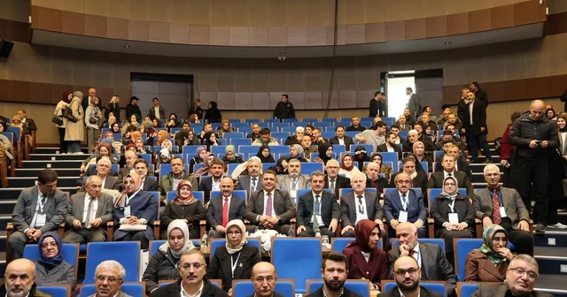 Vali Aslan, Düzce insan yetiştirme noktasında da zengin bir şehir Düzceli alimler Sempozyumu ile genç nesillere büyük kültürel hafıza ve manevi miras Düzce Haberleri