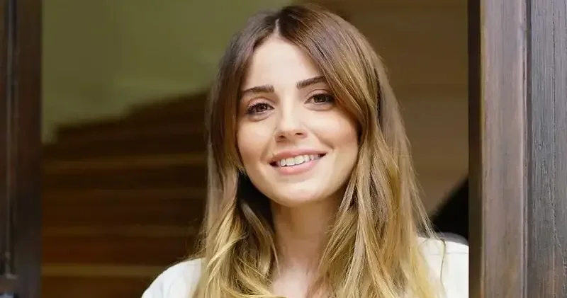 Ünlülere uyuşturucu operasyonunda yeni dalga: Oyuncu Ezgi Eyüboğlu gözaltına alındı Gündem Haberleri