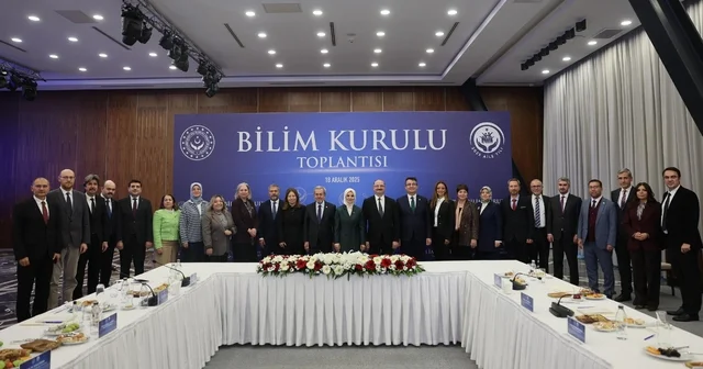 Bilim Kurulu toplantısı Rektör Hacımüftüoğlu nun katılımıyla gerçekleştirildi; Bilim temelli sosyal politikalar vurgusu Erzurum Haberleri