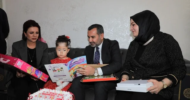 Başkan Şerifoğulları, kelebek hastası Fatma nın çağrısını karşılıksız bırakmadı Elazığ Haberleri