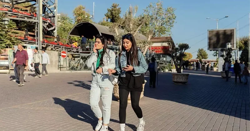 İranlı Kadınlar Maratonda Başörtüsüne Meydan Okudu