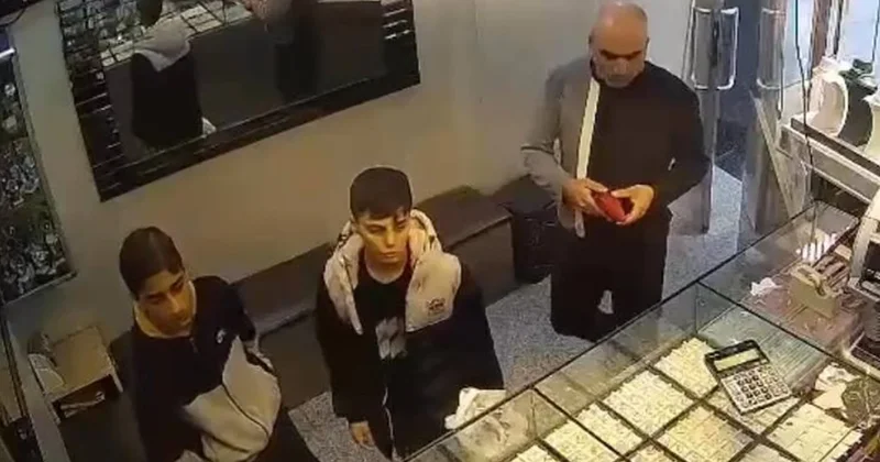 Sosyal medya bu çocukları konuşuyor: Milyon liralık altını sahibine teslim ettiler Sözcü Gazetesi