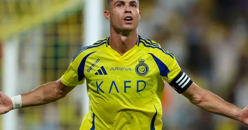 Cristiano Ronaldo nun iç çamaşırıyla verdiği poz olay oldu