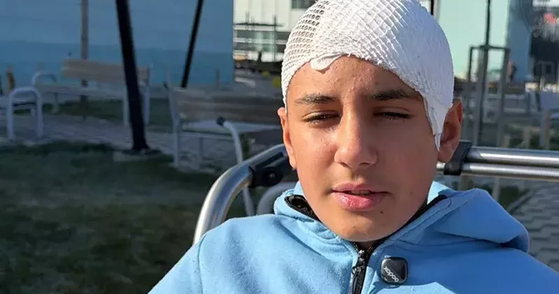 Şakalaştığı okul arkadaşı, taşla Hasan Berat’ı hastanelik etti