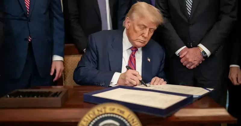 Trump, 901 milyar dolarlık savunma bütçesini imzaladı