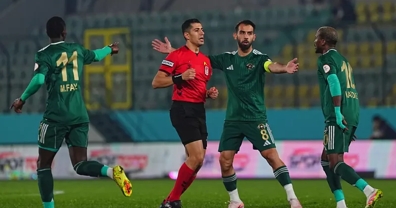 1. Lig de şampiyonluğa oynayan takımdan kritik kayıp! 5 dakikada başına gelmeyen kalmadı