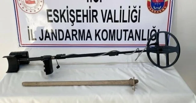 İzinsiz kazı yapan şüpheli jandarma tarafından yakalandı Eskişehir Haberleri