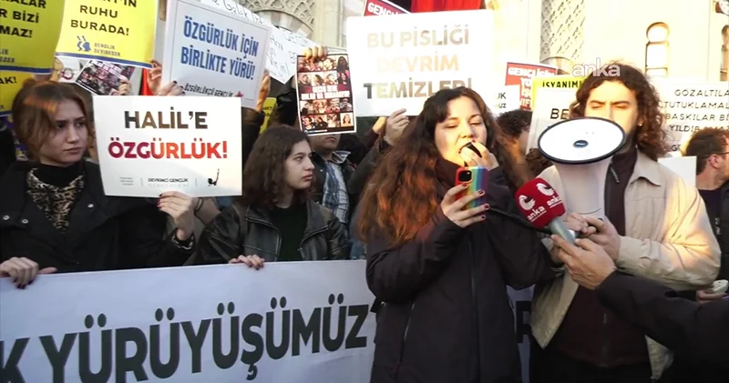 19 Mart protestolarının 9. ayında Beyazıt ta yürüyüş yapan öğrencilerden bazıları gözaltına alındı