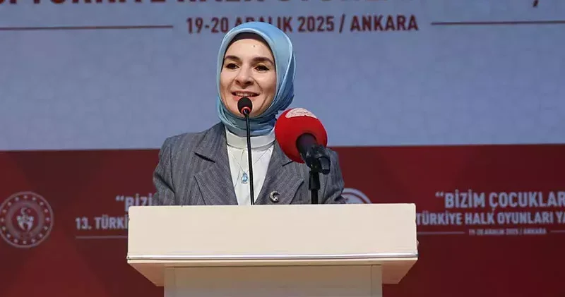 Bakan Göktaş, Bizim Çocuklar 13 üncü Türkiye Halk Oyunları Yarışması nın açılış törenine katıldı