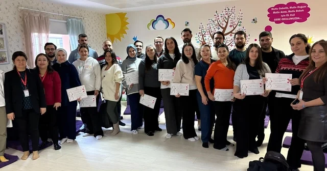 Gebe Okulu nu tamamlayan anne adaylarına katılım belgesi Aydın Haberleri