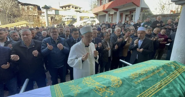 Alaplı İlçe Milli Eğitim Müdürü annesinin cenaze namazını kıldırdı Zonguldak Haberleri