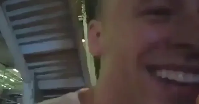 Tayland’da canlı yayın esnasında hırsızlık: Sarıldığı turisti saniyeler içinde soydu VİDEO İZLE