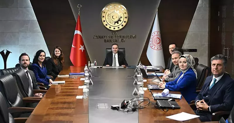 Bakan Kacır, NASA Başkan Yardımcısı Swails ile bir araya geldi