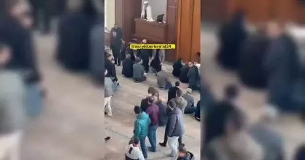 Camide pitbull paniği: Vaaz sırasında içeri girdi, cemaate korku dolu anlar yaşattı