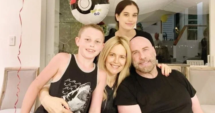 Travoita’nın oğlu Elvis Presiey’nin torunu mu