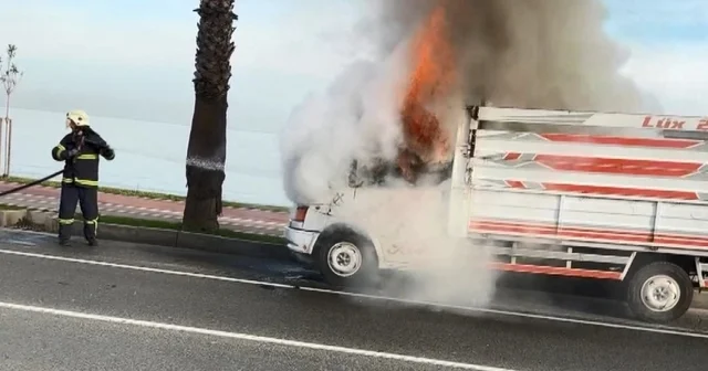 Ordu da seyir halindeki kamyonet yandı Ordu Haberleri