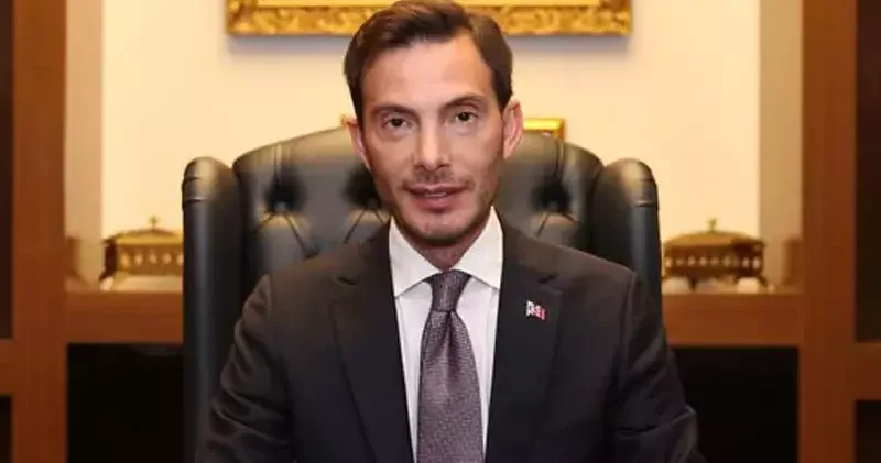 Başkanın makam odasından çıkan dinleme cihazındaki sim kart, cihazı bulan kişinin üstüne kayıtlı çıktı