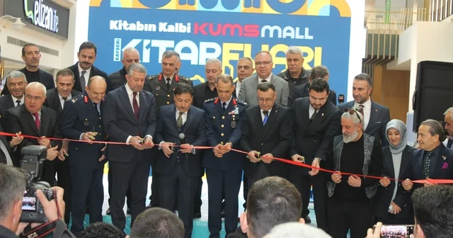 KUMSmall Kitap Fuarı açıldı Vali Gökmen Çiçek: KUMSmall AVM; kitap kokularıyla, velilerle, öğretmenlerle bambaşka bir hal alacak Kayseri Haberleri