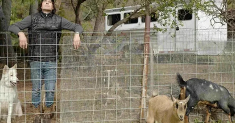 16 yaşına gelinceye kadar köyünden çıkmamıştı... Yoksul çiftçinin ünlü oğlu köklerine döndü: Ellerim kirli ama yüreğim tertemiz!