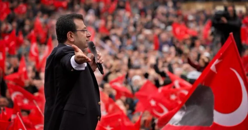 İmamoğlu, Suriye sınırında Türk bayrağının indirilmesini kınadı: Şanlı bayrağımız, ilelebet dalgalanacaktır