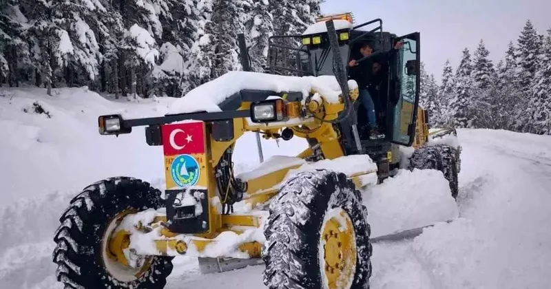 Sinop’ta karla mücadele: 4 bin km yol açıldı