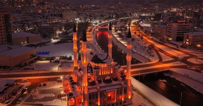 Tokat ta kar yağışı etkili oldu; kar kalınlığı 15 santimetreye ulaştı Sözcü Gazetesi