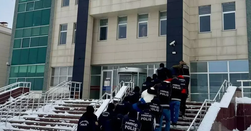 Sarıkamış’ta uyuşturucu taciri 5 kişi tutuklandı