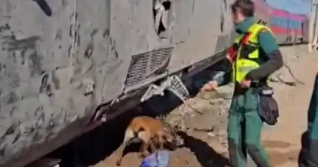 İspanya da iki hızlı tren çarpıştı: Kazada ölenlerin sayısı 41 e yükseldi VİDEO İZLE