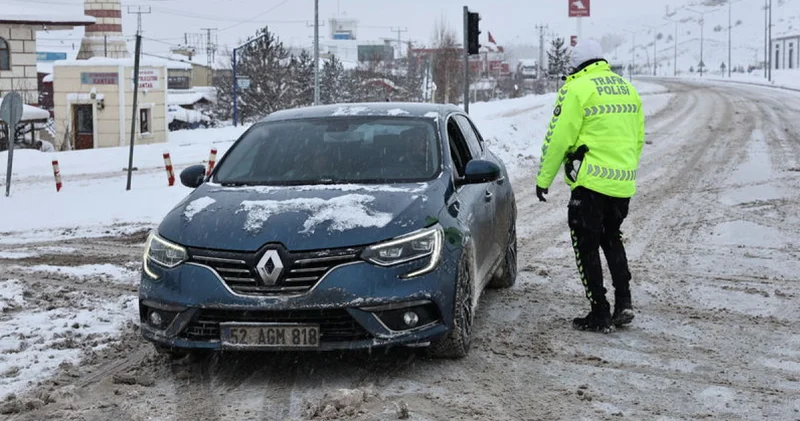 Çığ düştü! Bayburt Erzurum yolu kapandı! Son dakika haberleri
