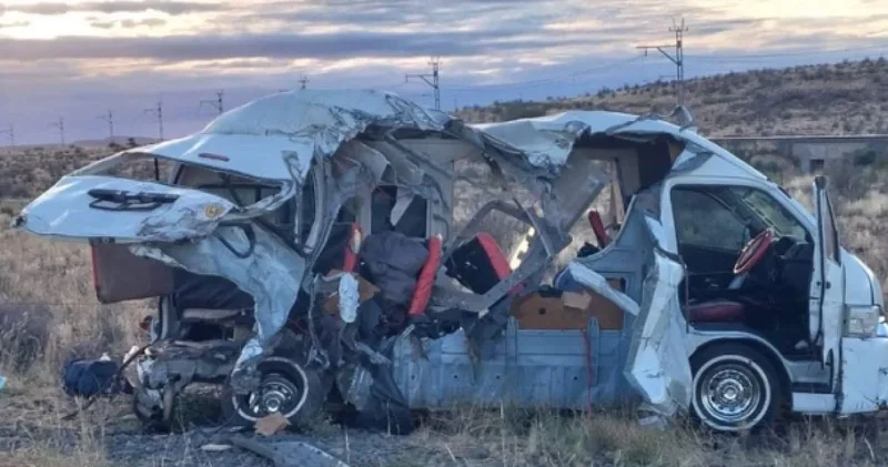 Güney Afrika da yaşanan öğrenci servisi kazasında 14 çocuk öldü