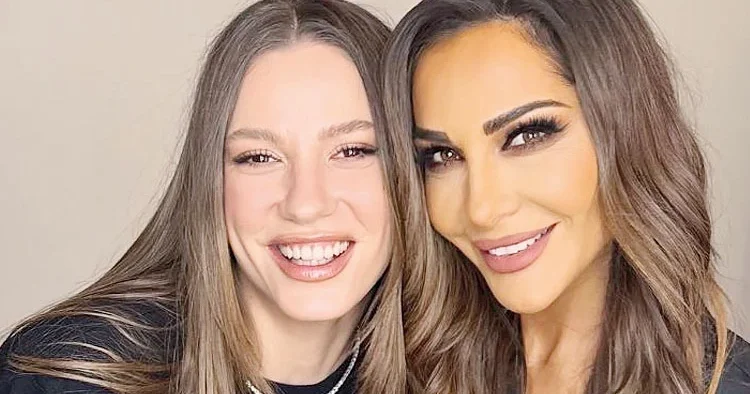 Yunan şarkıcıdan Serenay paylaşımı