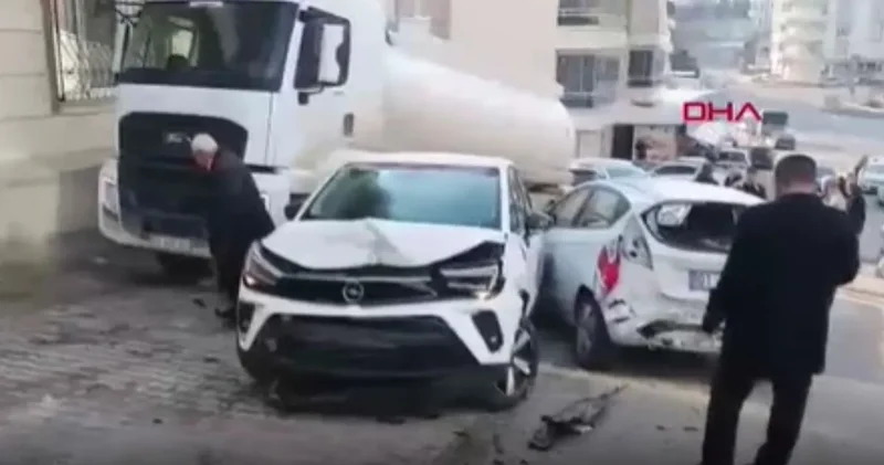 Batman da tanker kontrolden çıktı! 8 araç hasar gördü