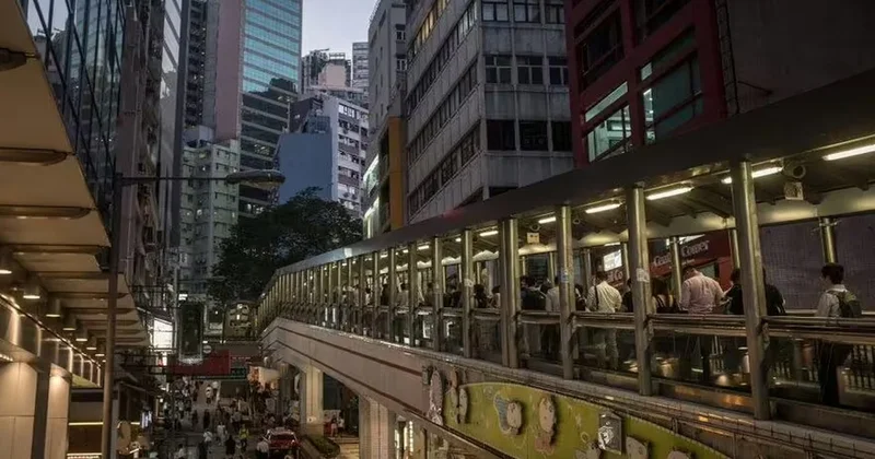Bu yürüyen merdiven yolculuğu tam tamına 30 dakika sürüyor: İnişi yok Sözcü Gazetesi