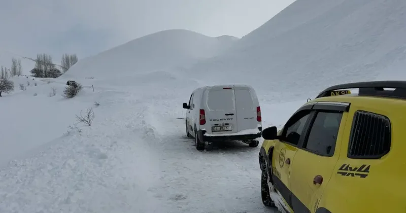 Kara Yoluna Çığ Düştü