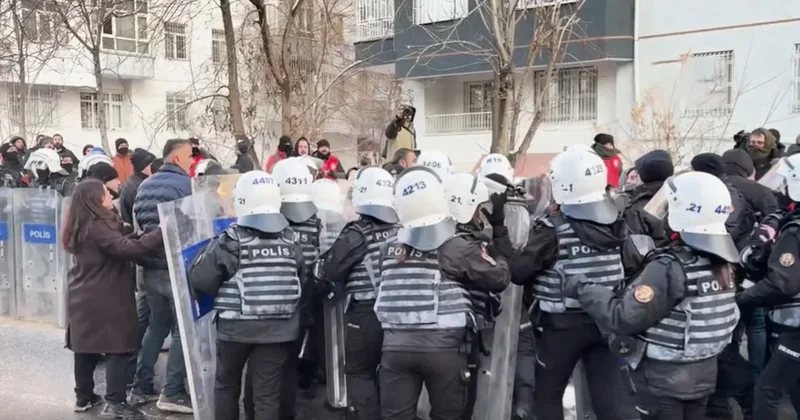 3 ildeki Suriye eylemlerine polisten gazlı müdahale Sözcü Gazetesi