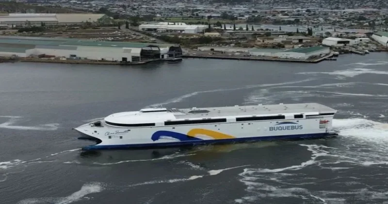 Dünyanın en büyük elektrikli feribotu suya indi