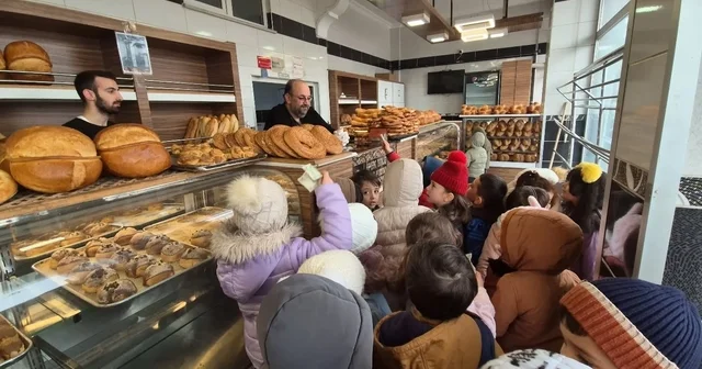 Kur an kursu öğrencileri askıda ekmek uygulamasına destek verdi Bayburt Haberleri