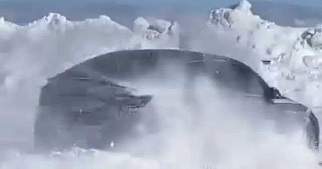 Kayak merkezinin otoparkında aracı ile drift atan sürücüye ceza; o anlar kamerada Kayseri Haberleri