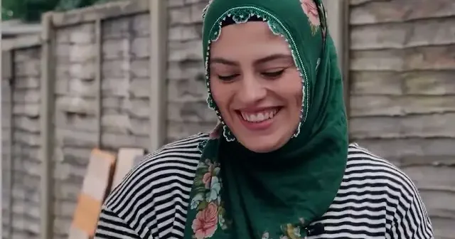17 yaşında İslamiyeti seçti Türkiye ye gelin geldi: Aksaray ağzıyla konuşan İngiliz anne sosyal medyada gündem oldu VİDEO İZLE