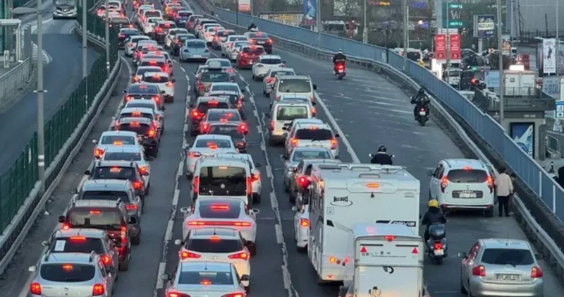 İstanbul trafiğinde iftar telaşı: Yoğunluk 85!