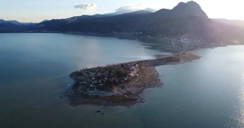 Su seviyesi 25 santimetre yükseldi: Eğirdir Gölü yeniden birleşti Gündem Haberleri