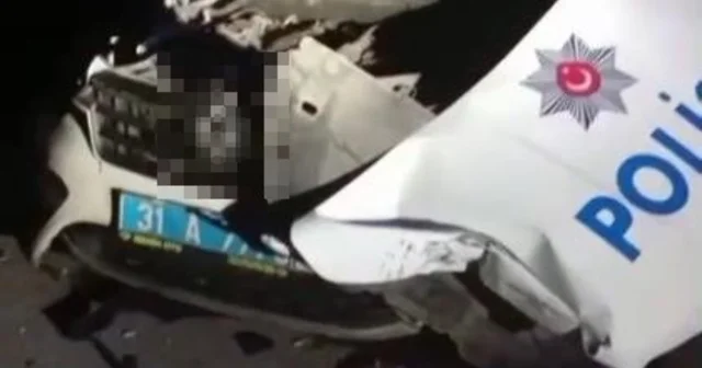 Alkollü sürücü polis aracına çarptı: 2 polis yaralı Hatay Haberleri